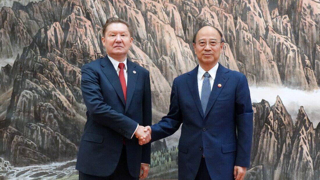 El director general de Gazprom, Alexei Miller, y el presidente de CNPC Dai Houliang tuvieron una reunion en Beijing para discutir los proyectos de suministro de gas ruso a China. Foto: Gazprom