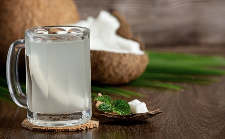 Is coconut water a good rehydration? Photo: Thuy Duong
