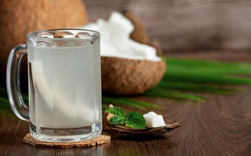 Is coconut water a good rehydration? Photo: Thuy Duong