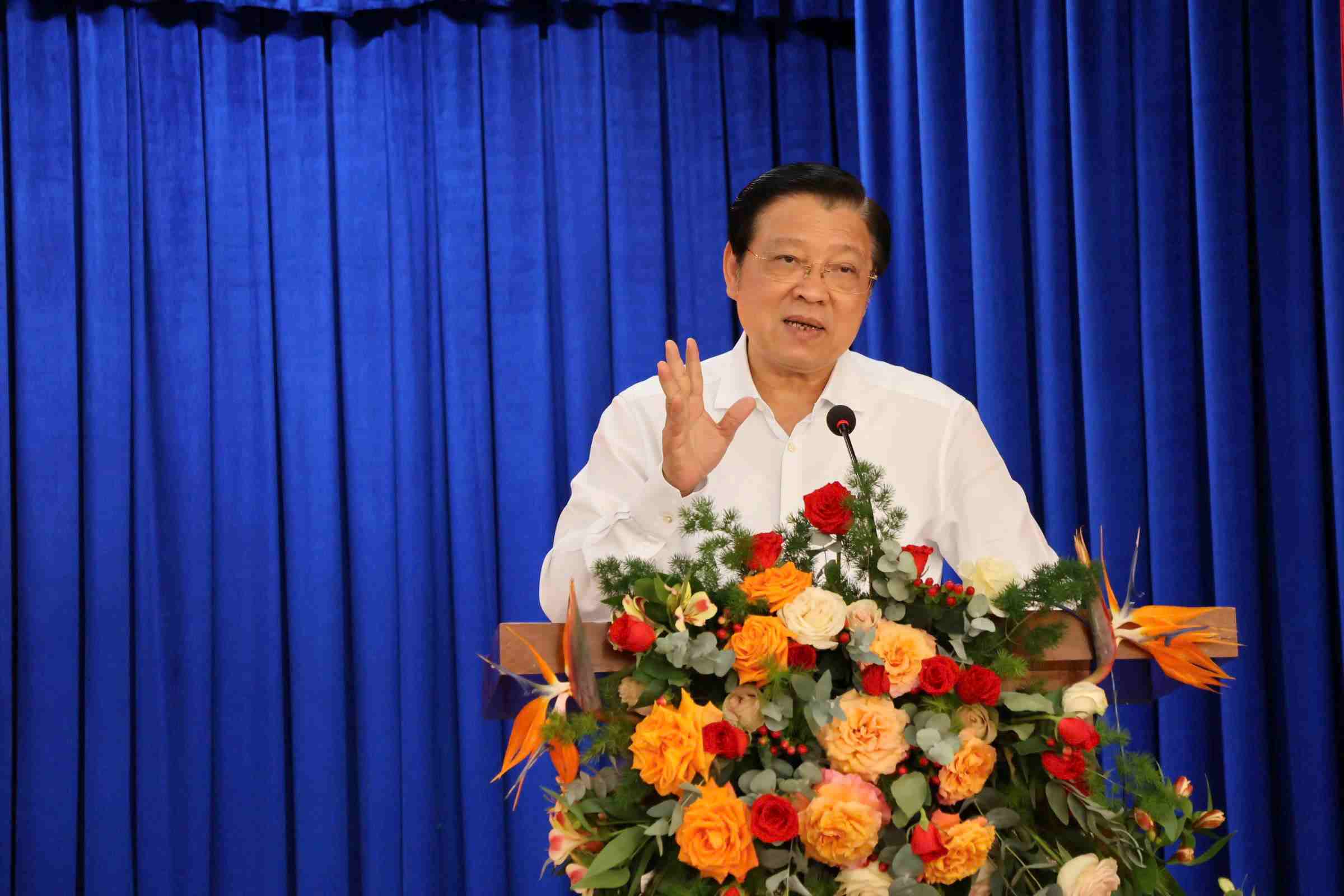 M. Phan Dinh Trac membre du Bureau politique chef du Comite central des affaires interieures vient de rencontrer des electeurs dans le quartier de Xuan Truong - Da Lat. Photo : Nguyet Thu