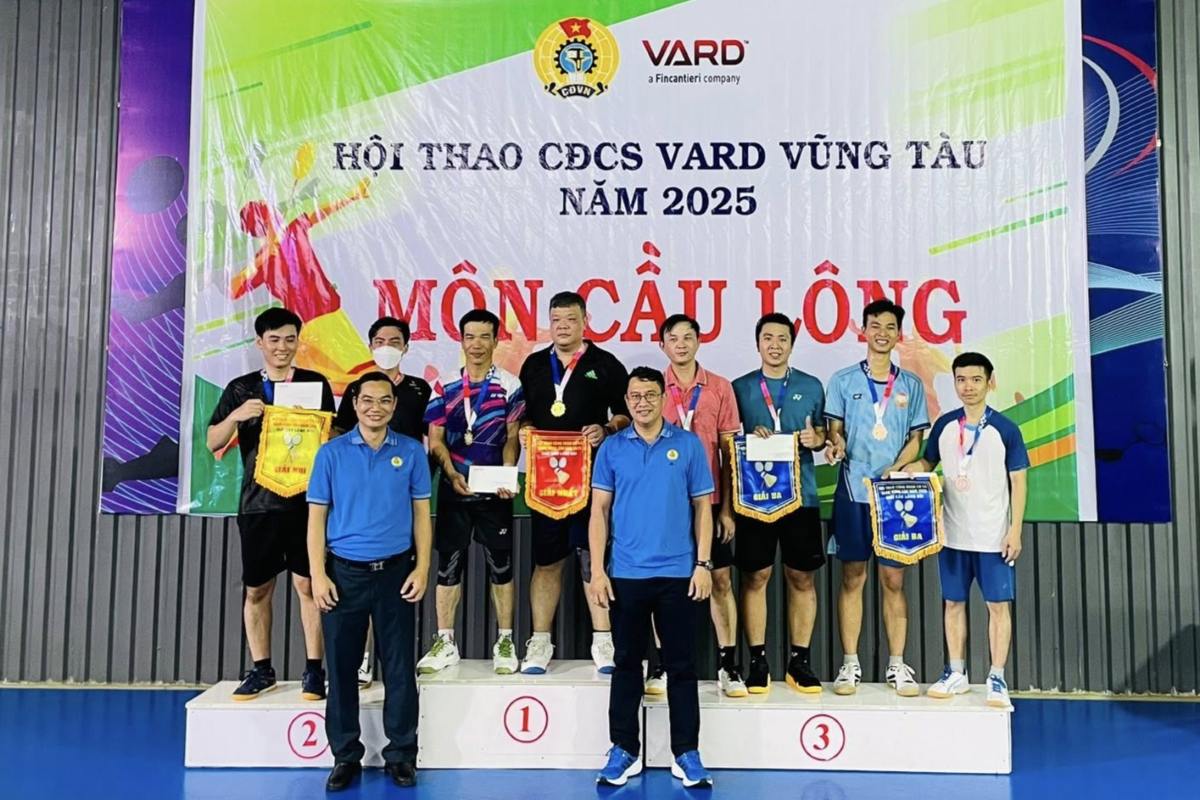 체육 대회는 Vard Vung Tau 유한회사 노동조합이 주최했으며 300명 이상의 조합원과 노동자가 참가했습니다. 사진: VardVT