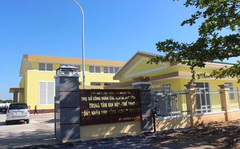 The Suoi Dau Industrial Park Cultural and Sports Center, Khanh Hoa province is proposed to be kept to organize activities for workers. Photo: Van Giang