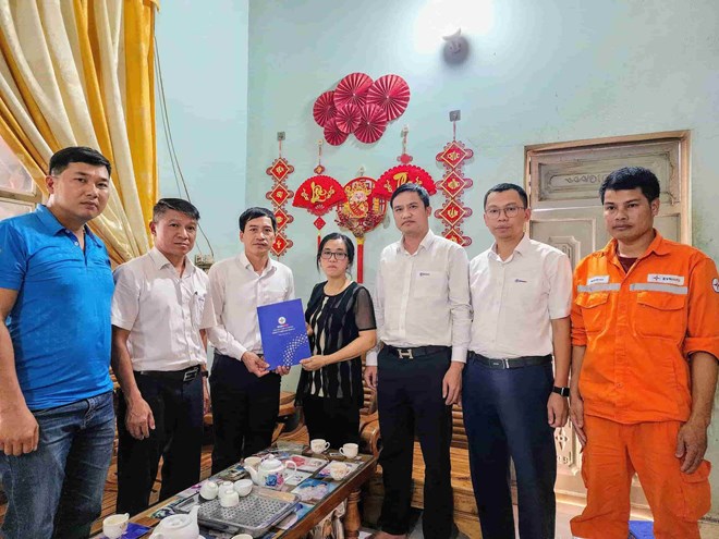 Dành nguồn lực tiết kiệm được từ tinh gọn bộ máy để chăm lo cho đoàn viên
