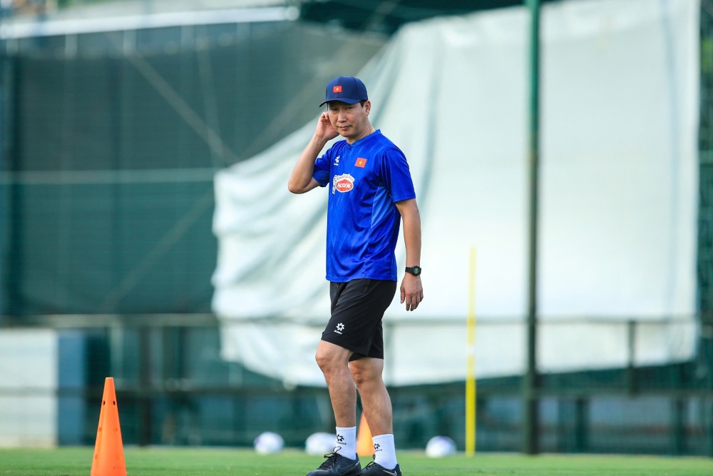 Coach Kim Sang-sik leads U23 Vietnam to compete in the 2025 U23 Southeast Asian tournament. Photo: Minh Dan