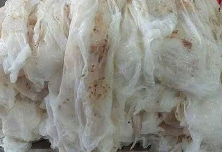 Banh cuon is a familiar dish for breakfast but you need to know how to eat it to avoid increasing blood sugar. Photo: Kieu Vu