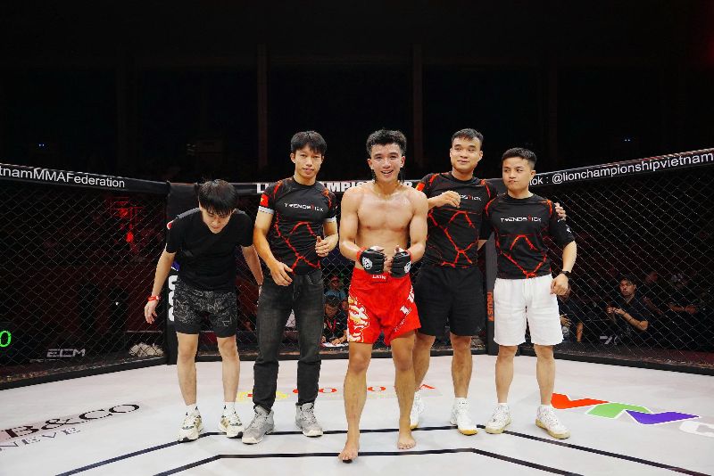 Ket qua, Luu Huy Duc thang diem khong dong thuan truoc Dinh Van Can.