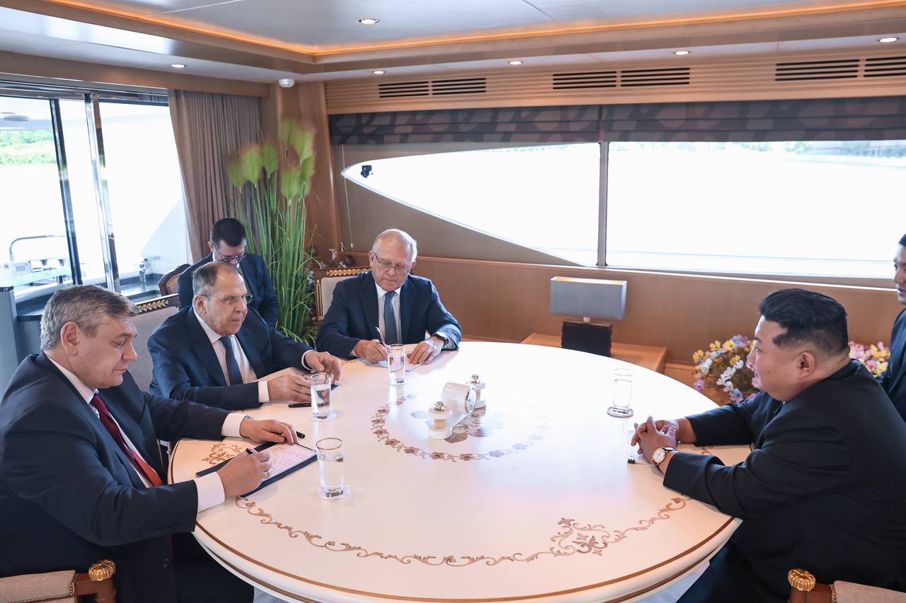 Nha lanh dao Trieu Tien Kim Jong-un tiep Ngoai truong Nga Sergei Lavrov tai Binh Nhuong, ngay 12.7.2025. Anh: Bo Ngoai giao Nga