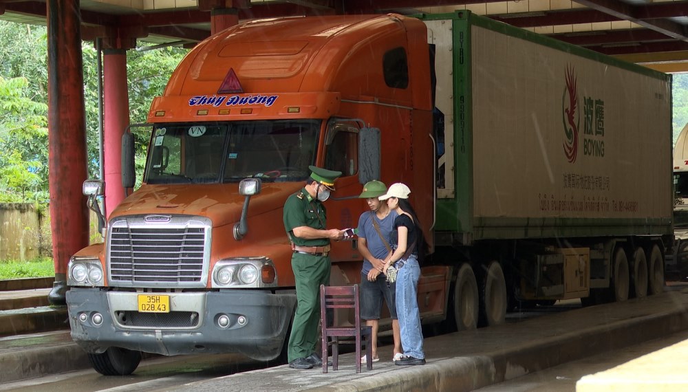 La autorizacion aduanera en el padre Lo aumento considerablemente, la frontera funciono a plena capacidad.