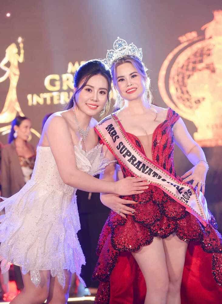 Hoa hau Phan Kim Oanh chuc mung Mrs Supranational 2025. Anh: Nhan vat cung cap