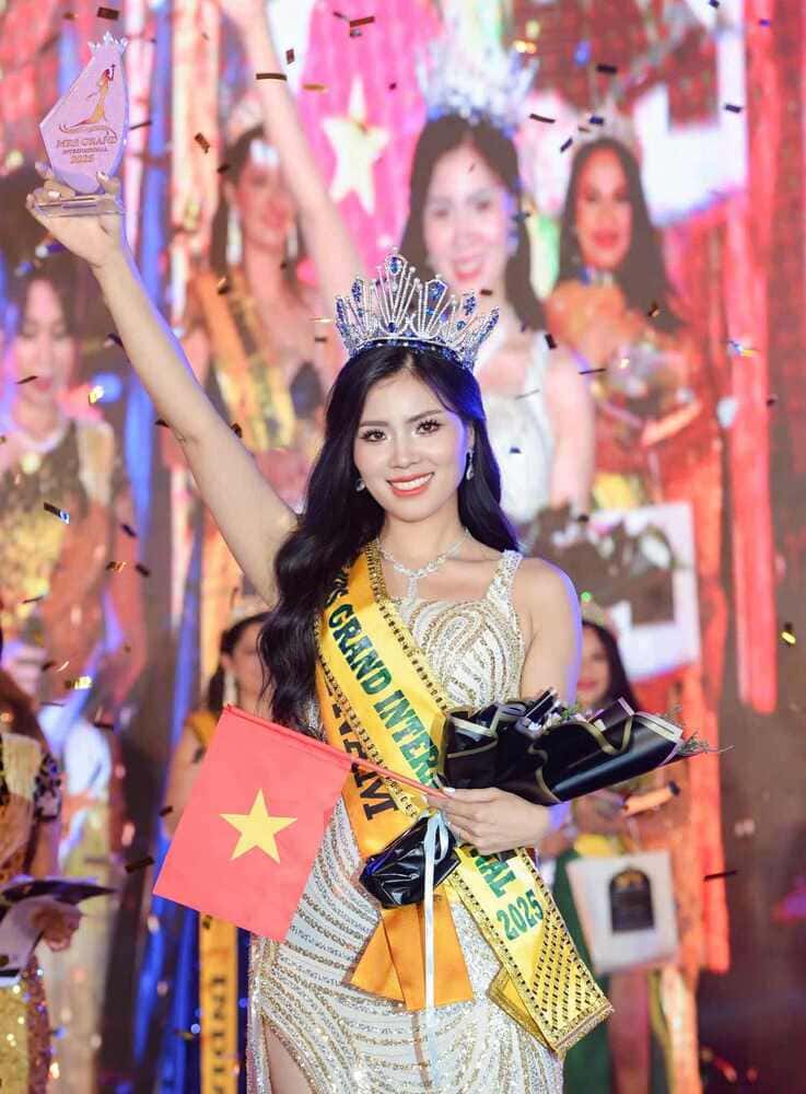 Nguyen Thi Thua lap ky tich tai Mrs Grand International 2025