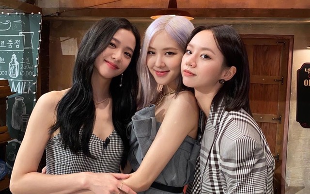Hyeri than thiet voi 2 thanh vien Blackpink. Anh: Amazing Saturday