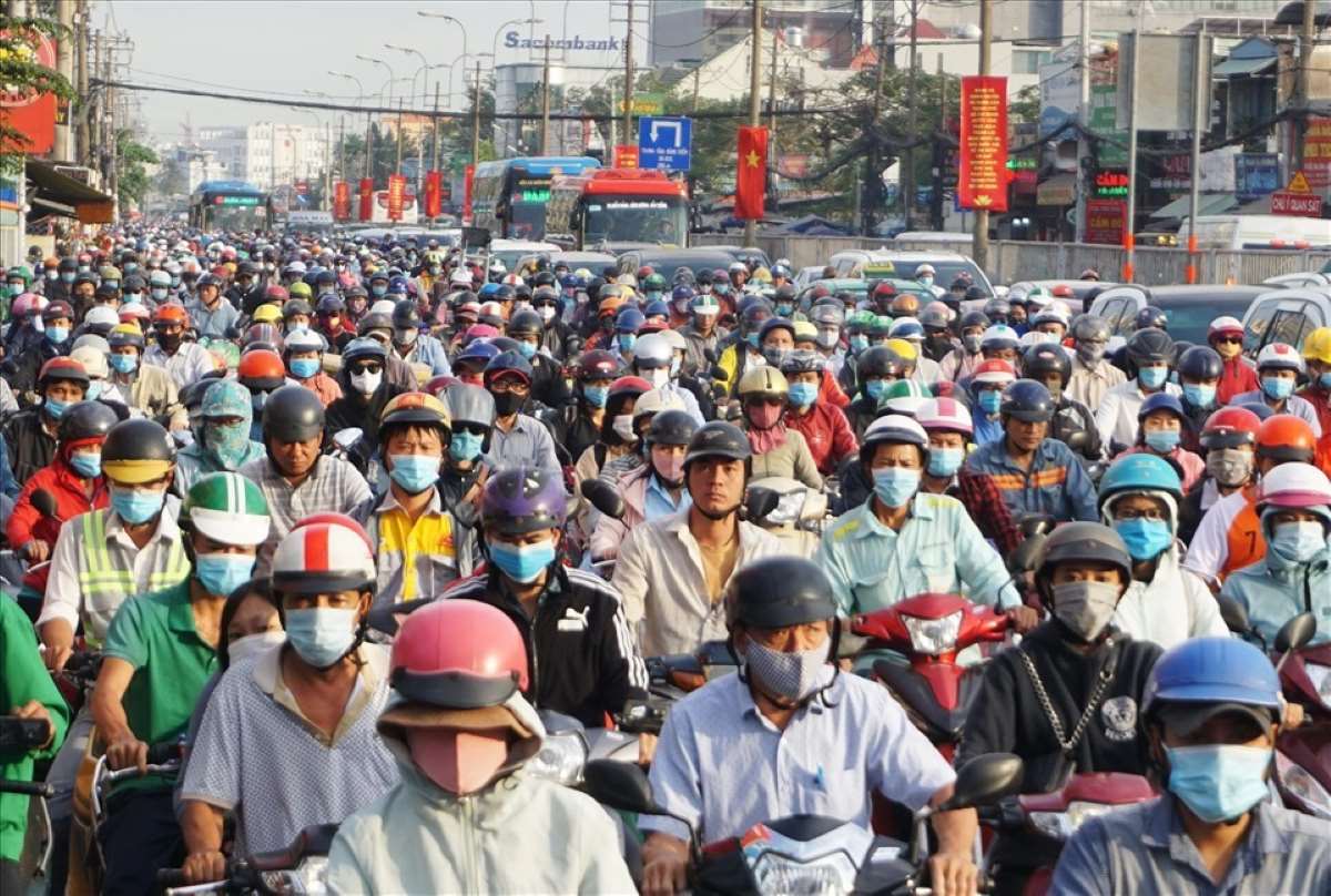 Ho Chi Minh City is managing more than 9.6 million motorbikes and cars. Photo: Minh Quan