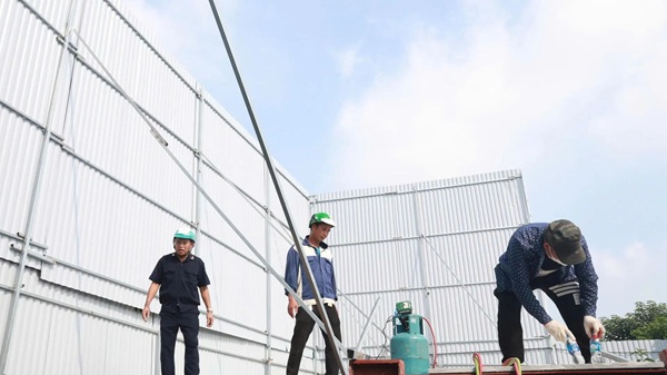 Lực lượng chức năng Hoàng Mai xử lý công trình vi phạm trật tự đất đai: Ảnh: Công Trình