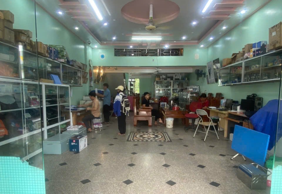Cửa hàng in ấn của gia đình bà Trần Thị Tám ở huyện Bảo Yên cũ, tỉnh Lào Cai. Ảnh: Đinh Đại