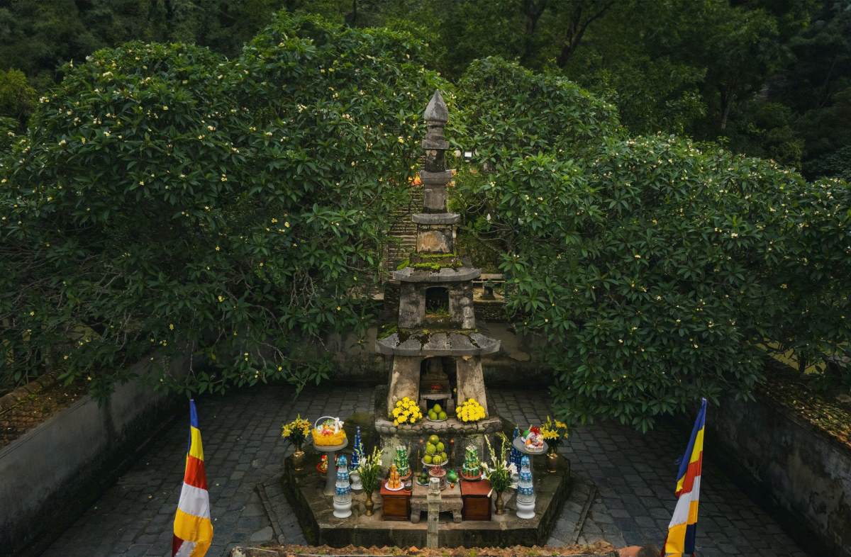 Thap to tren Yen Tu - noi co tuong Phat hoang Tran Nhan Tong, la bao vat quoc gia. Anh: Viet Anh