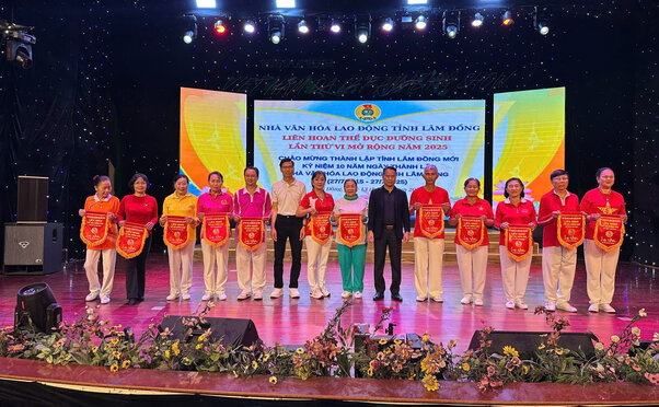 Lam Dong Labor Cultural House organizo el sexto festival tradicional de fitness, asistieron a mas de 200 atletas dentro y fuera de la provincia. Foto: Anh Kiet