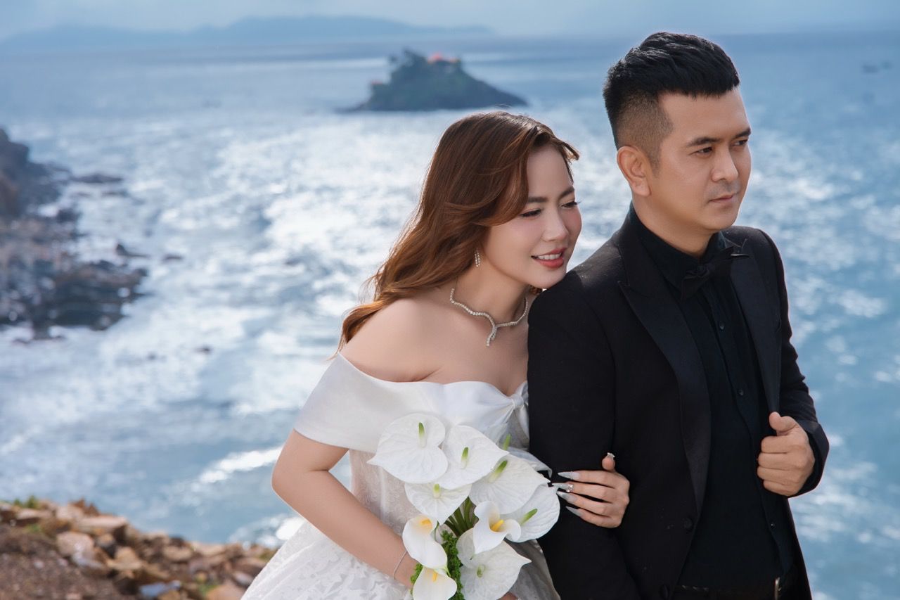 Dien vien Hung Thuan va vo. Anh: Nhan vat cung cap