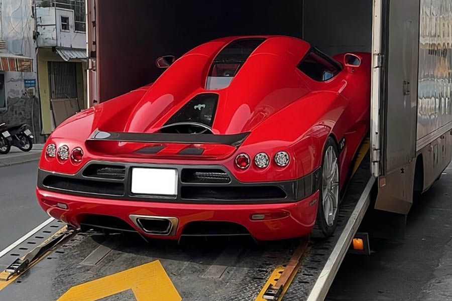 Koenigsegg CCX Supercar es Red Orange, propiedad del tercer empresario de Hai Phong que aparece en la ciudad de Ho Chi Minh. Foto: Liem Nguyen