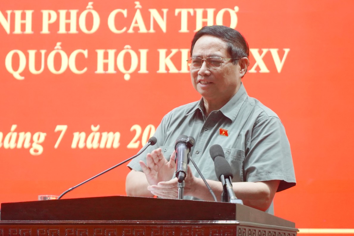 Thu tuong Chinh phu Pham Minh Chinh phat bieu tai buoi tiep xuc cu tri. Anh: Ta Quang