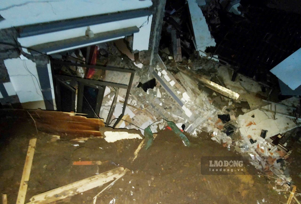 The scene of the landslide that killed 2 people and injured 3 others in Xuan Ai commune, Lao Cai province. Photo: Van Duc.