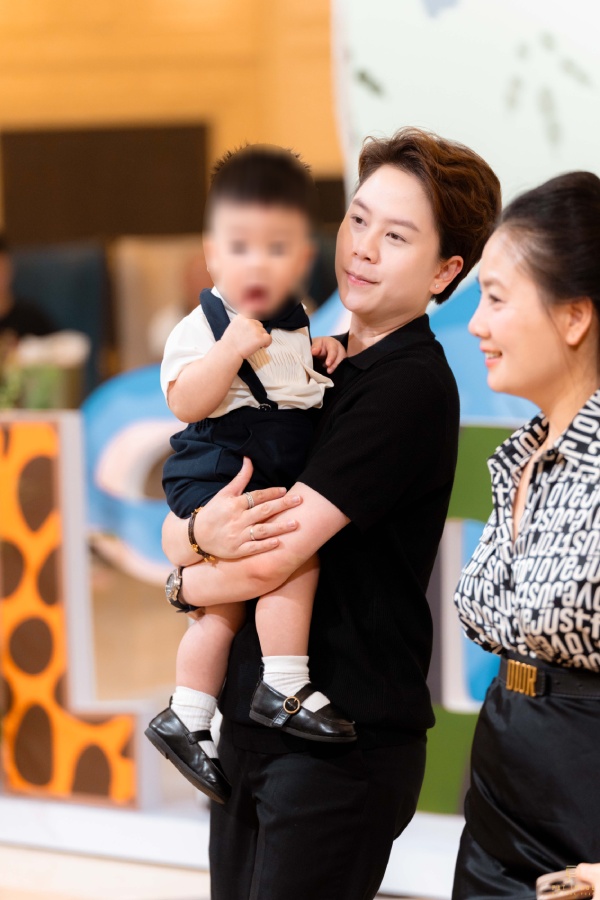 Dien vien Bao Han be be Lido - con trai Quang Hai. Anh: Nhan vat cung cap