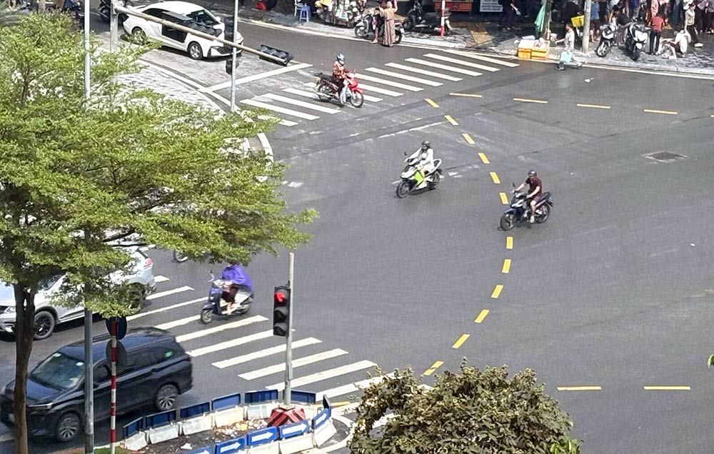 Hanoi weather forecast for thunderstorms in the next few days, however, high humidity creates a feeling of excitement and suffocation. Photo: Ninh Phuong
