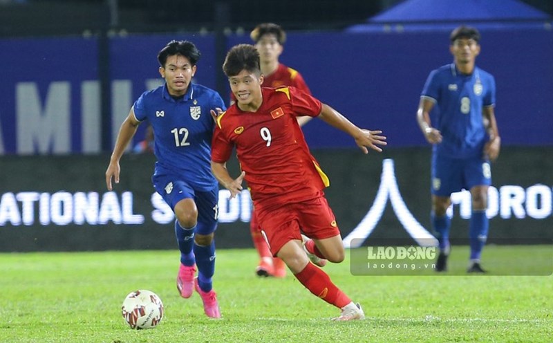 U23 베트남은 디펜딩 챔피언 자격으로 2025년 U23 동남아시아 선수권 대회에 참가합니다. 사진: 탄 부