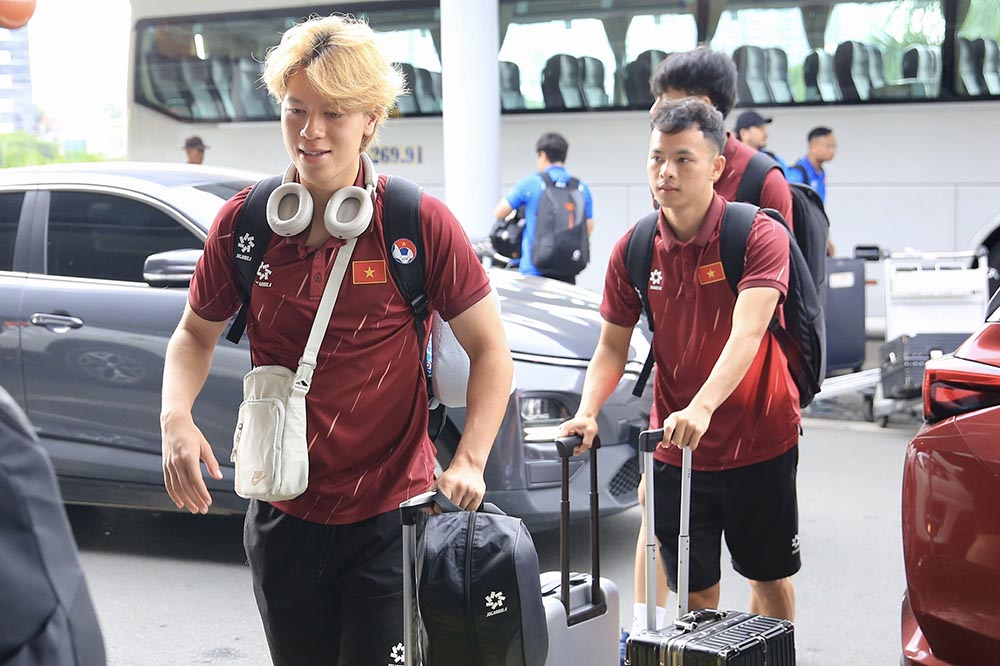 U23 Vietnam is starting to move to Indonesia. Photo: Kha Hoa