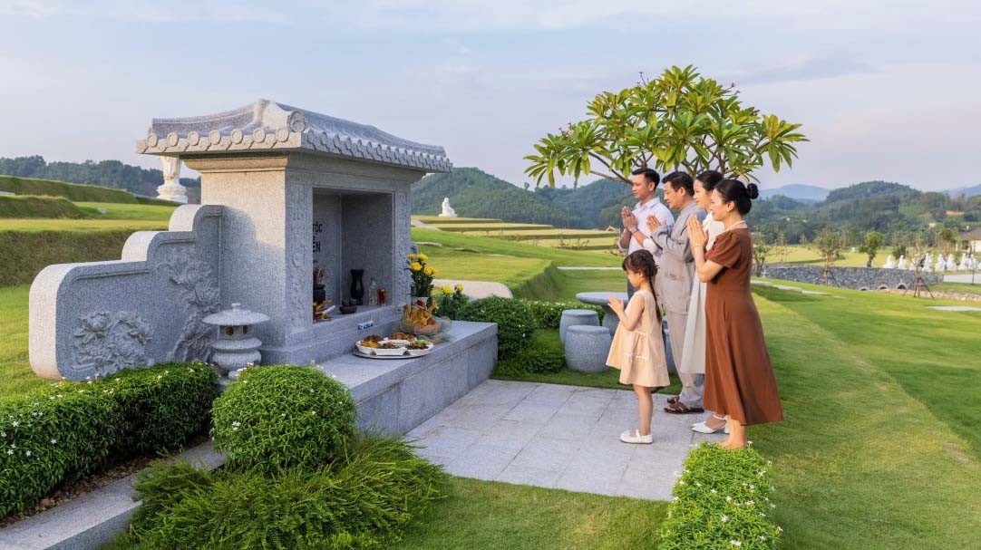 Khung canh yen binh, hai hoa giua thien nhien tai Cong vien nghia trang Thien Duong. Anh: An Phat Vinh.