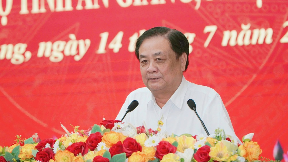 Ong Le Minh Hoan, Uy vien Trung uong Dang, Pho Chu tich Quoc hoi phat bieu tai hoi thao. Anh: Nguyen Anh
