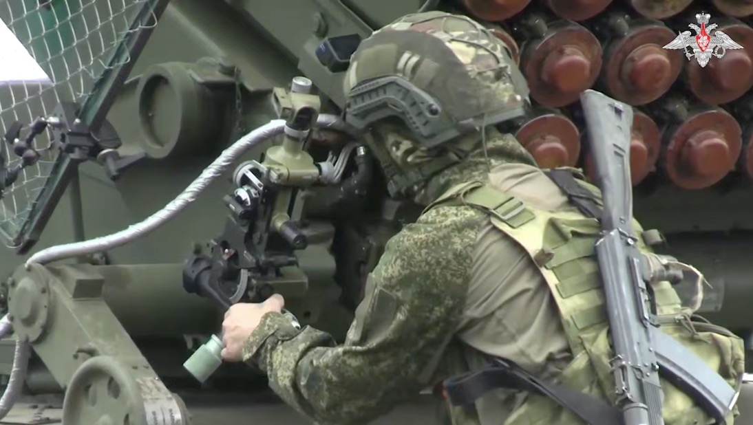Russian military operates rocket artillery to attack Ukrainian troops. Photo: Russian Ministry of Defense
