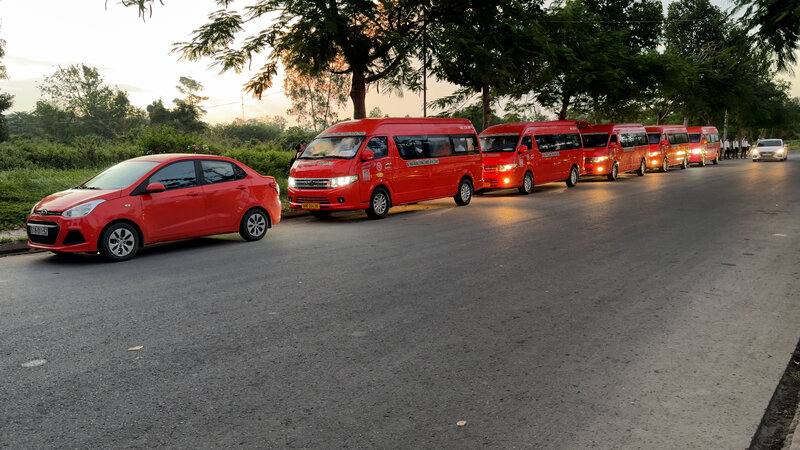 統合された地域からVinh Longに送り込まれて働く幹部、公務員。写真:Hoang Loc