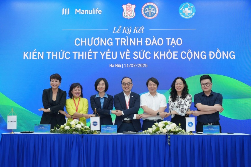 Su hop tac giua Manulife Viet Nam va cac co so dao tao chuyen mon y khoa gop phan giup mang lai gia tri lau dai cho nguoi tham gia bao hiem. Anh: Hien Ha.