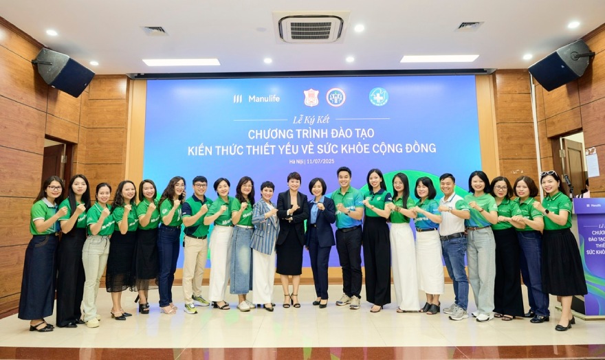 Viec hieu biet ve cac van de suc khoe cong dong giup tu van vien giai dap va ho tro tot hon nhung thac mac lien quan den chi tra quyen loi y te. Anh: Hien Ha