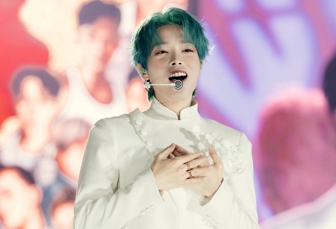 歌手のドゥック・フックは、インタービジョン2025プログラムにベトナム代表として参加します。写真:プロデューサー「Anh trai say hi」