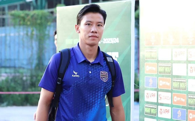 Center back Que Ngoc Hai says goodbye to Binh Duong club. Photo: Binh Duong Club