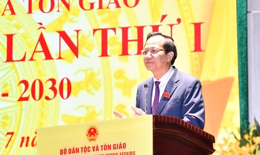 Ủy viên Trung ương Đảng, Bí thư Đảng ủy, Bộ trưởng Bộ Dân tộc và Tôn giáo Đào Ngọc Dung phát biểu khai mạc Đại hội. Ảnh: cema.gov.vn