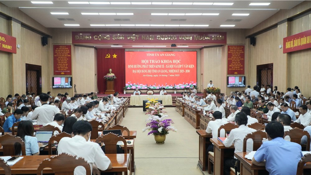 Hoi thao khoa hoc nhan duoc nhieu y kien dong gop, tham luan cua cac dai bieu. Anh: Nguyen Anh
