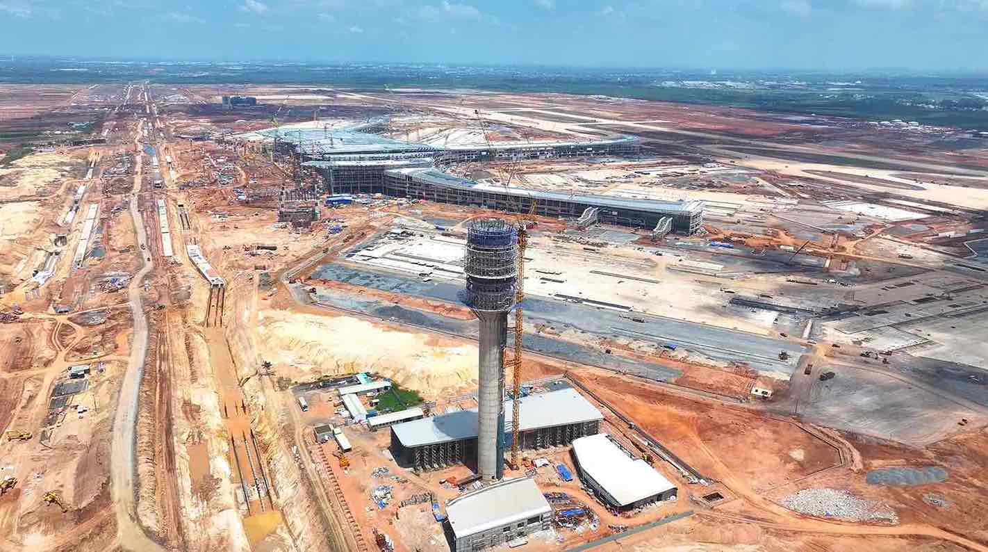 ドンナイ省のロンタイン空港プロジェクトは日々様相を変えています。写真:HAC