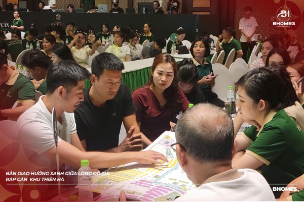 Cung voi suc hut tu vi tri va thiet ke, cac chinh sach uu dai hap dan da gop phan gia tang do nong cua phan khu Thien Ha