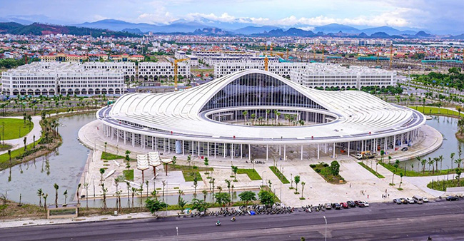 Trung tam Hoi nghi - Bieu dien TP Hai Phong, noi dien ra cac su kien cua Ky hop ABAC 3 va Hoi nghi xuc tien dau tu. Anh: Dam Thanh