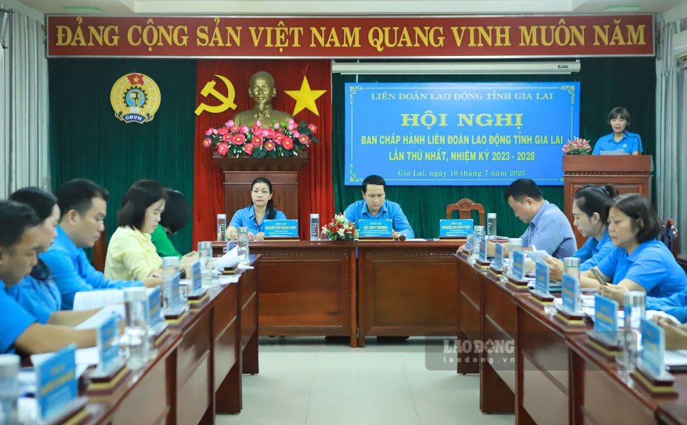 Gia Lai省労働組合が年末までの6ヶ月間の方向性、任務を展開。写真:ホアイ・フオン