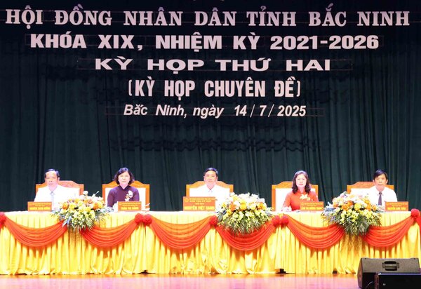 Chu toa Ky hop. Anh: Cong TTDT Bac Ninh
