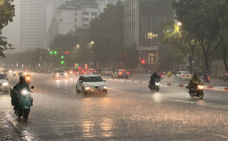 The North is forecast to have scattered showers and thunderstorms this evening, July 14. Photo: Tung Giang