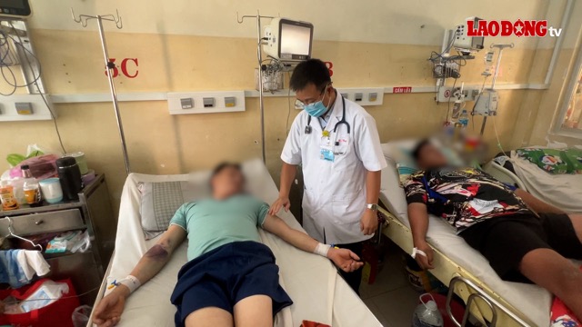 Many patients were hospitalized for dengue fever. Photo: Nguyen Ly