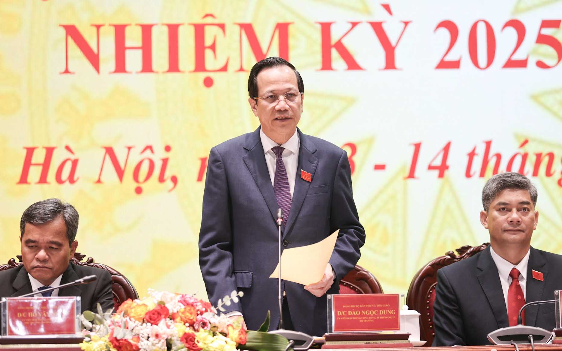 Dao Ngoc Dung 민족 및 종교부 장관이 2025-2030 임기 당위원회 서기로 임명되었습니다. 사진: Le Anh Dung.