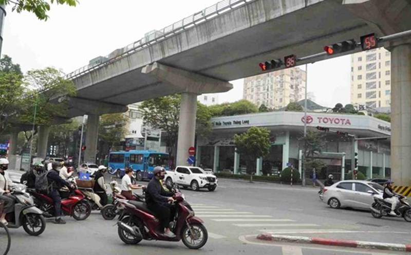 Limit gasoline motorbikes to protect the environment. Photo: Xuyen Dong