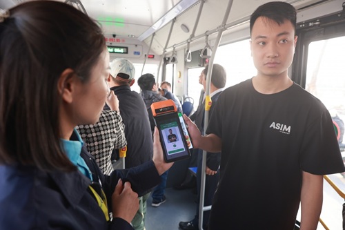 Transerco는 고객 만족도를 높이는 데 기여하는 과학 기술 응용을 강화하면서 디지털 전환 녹색 전환을 적극적으로 추진하고 있습니다. 사진: Transerco