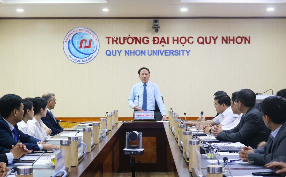 Chu tich UBND tinh Gia Lai Pham Anh Tuan phat bieu tai buoi le. Anh: Kim Loan