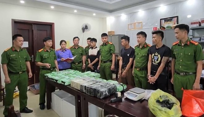Nghe An警察は傑出した功績を上げ、国境を越えた大規模な麻薬組織を摘発しました。写真:Ngoc Anh